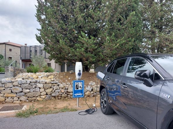 electric-powered-transport-in-common-auberge les murets-vacances-green-transport-ecological-soft-carpooling-south-ardeche-bus-velo
